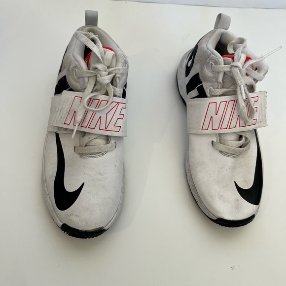 Nike boys size 6 white sneaker…. - Picture 2 of 6